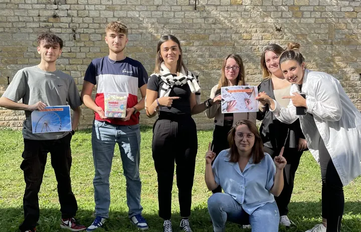Étudiants et leurs diplômes